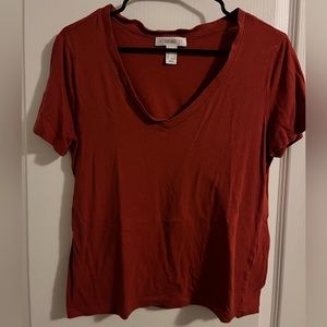 Short Sleeve T-shirts. Rust & olive green. Size M/S. Forever 21 & H&M